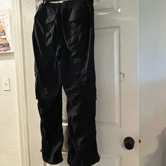 lululemon athletica Black Women's Cargo Pants - Picture 3 of 4